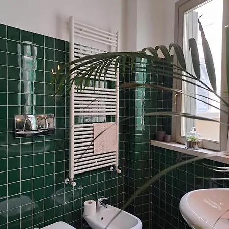 Bed & Breakfast Myrrha Luxury Houses - Piazza Pontida 27 4*
