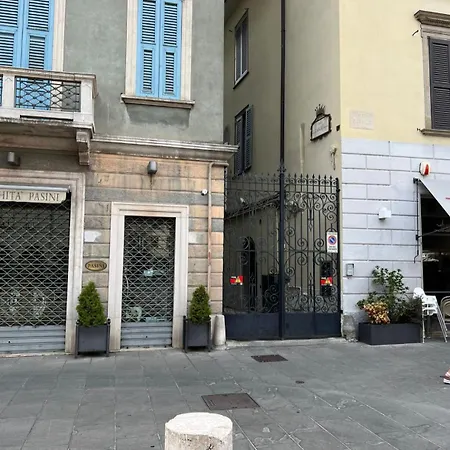 Bed & Breakfast Myrrha Luxury Houses - Piazza Pontida 27