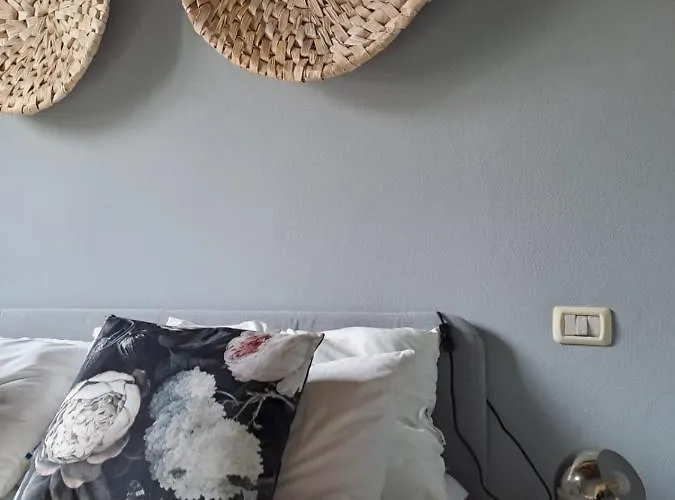 Myrrha Luxury Houses - Piazza Pontida 27 4* Bergamo